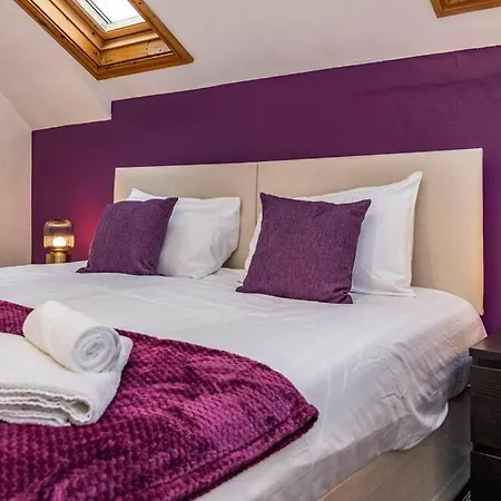 Spacious House With Four Bedrooms, Parking And Private Garden, Sleeps Up To 10 People Nottingham Exterior photo