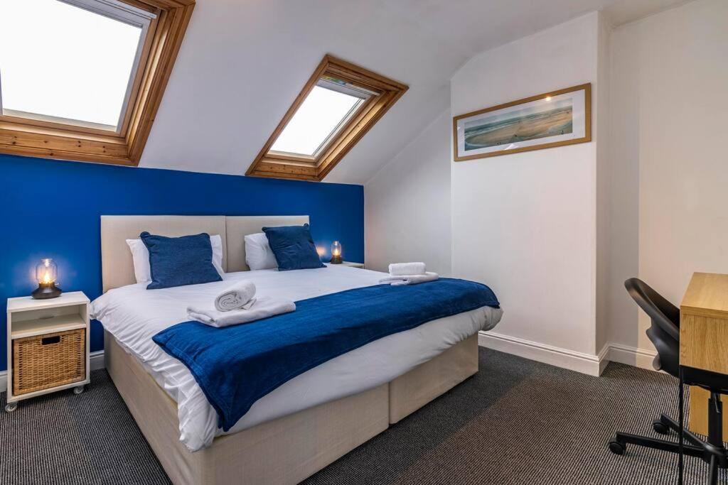 Spacious House With Four Bedrooms, Parking And Private Garden, Sleeps Up To 10 People Villa Nottingham